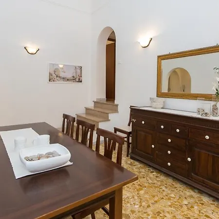 Daire Atheneum By In *